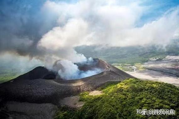 婆罗浮屠到默拉皮火山？婆罗浮屠佛塔简介？